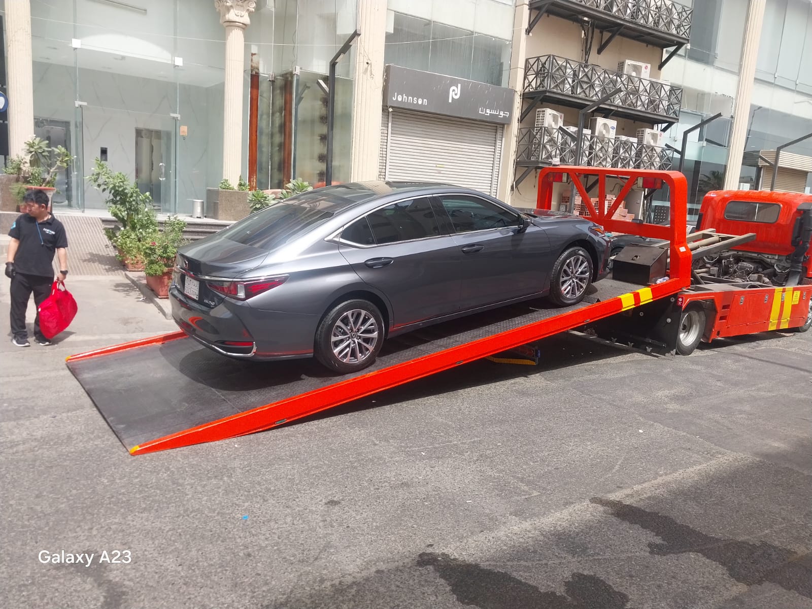 اتصل بنا لطلب خدمة سطحة
